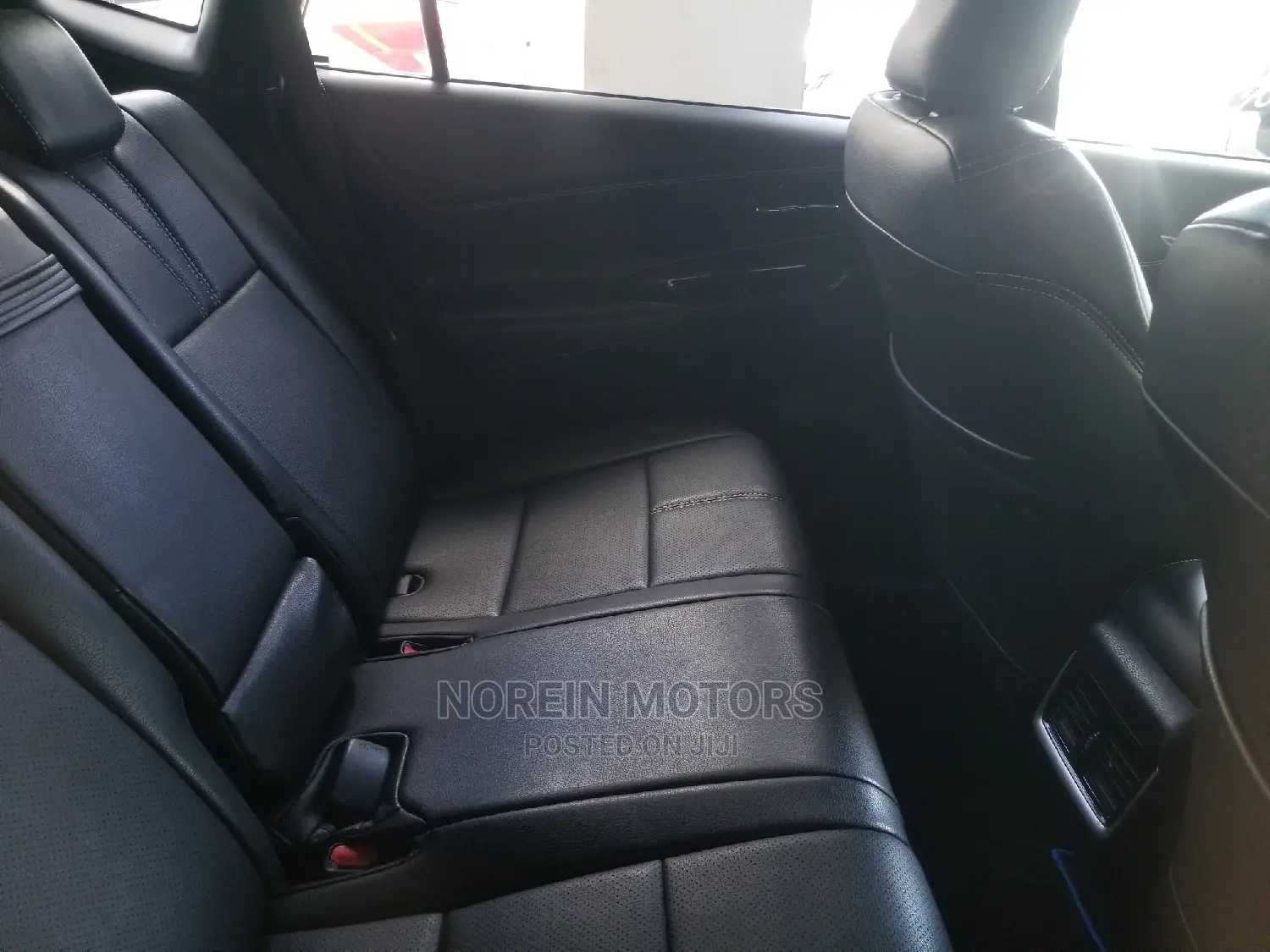 Toyota Harrier 2.0 4WD 2015 Black