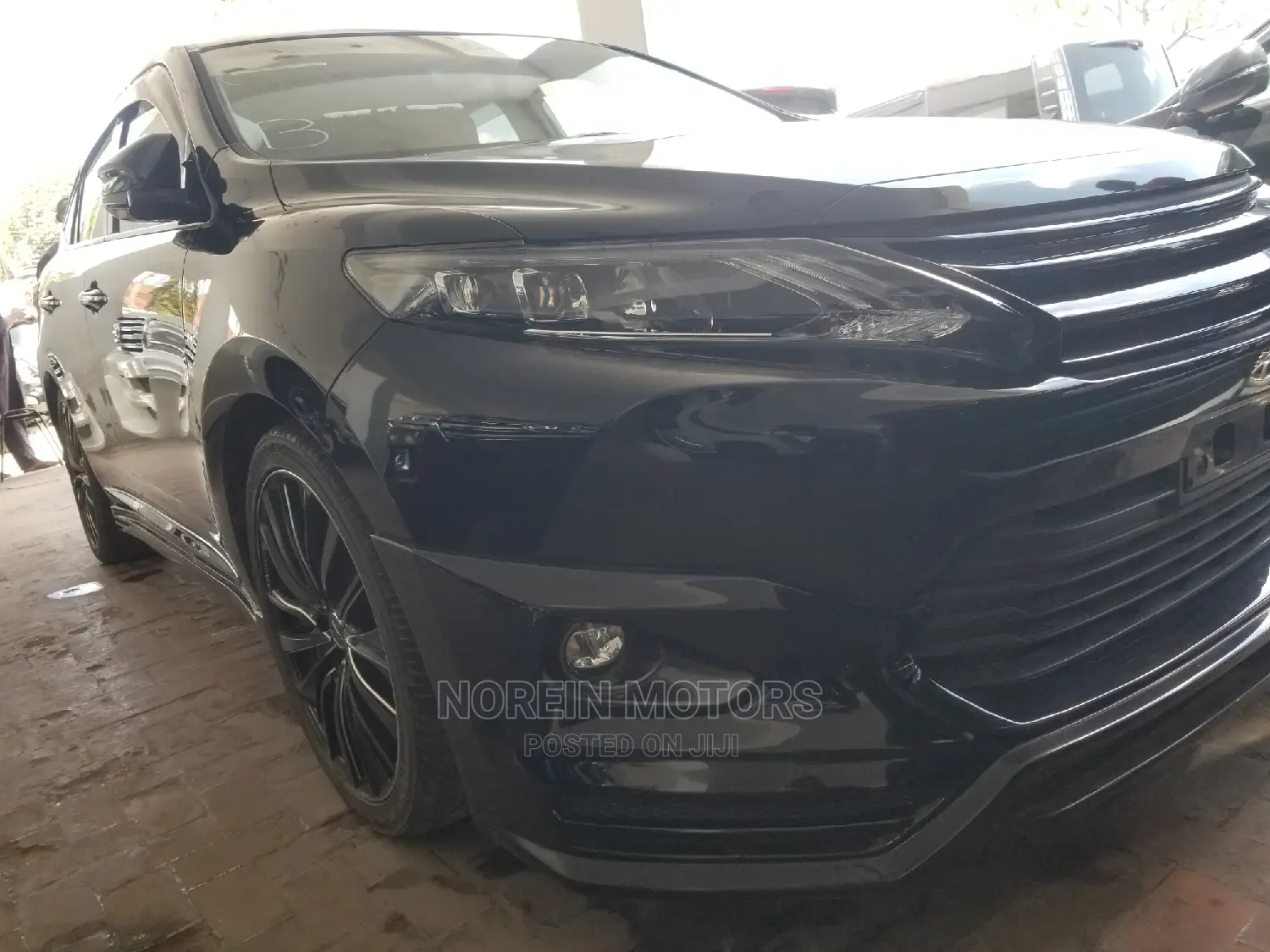 Toyota Harrier 2.0 4WD 2015 Black