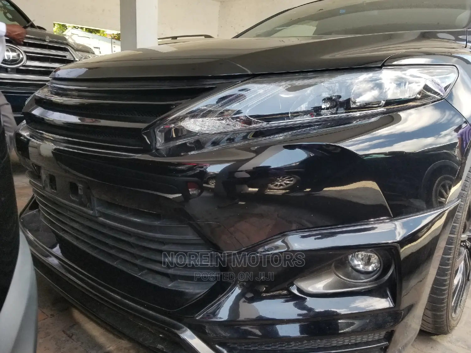 Toyota Harrier 2.0 4WD 2015 Black