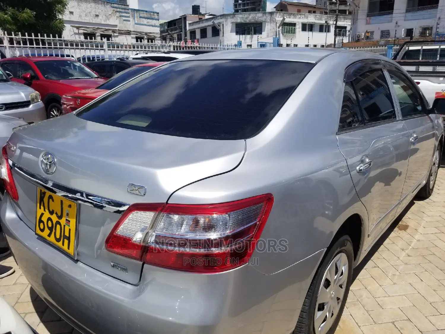 Toyota Premio 1.8 AWD 2013 Silver