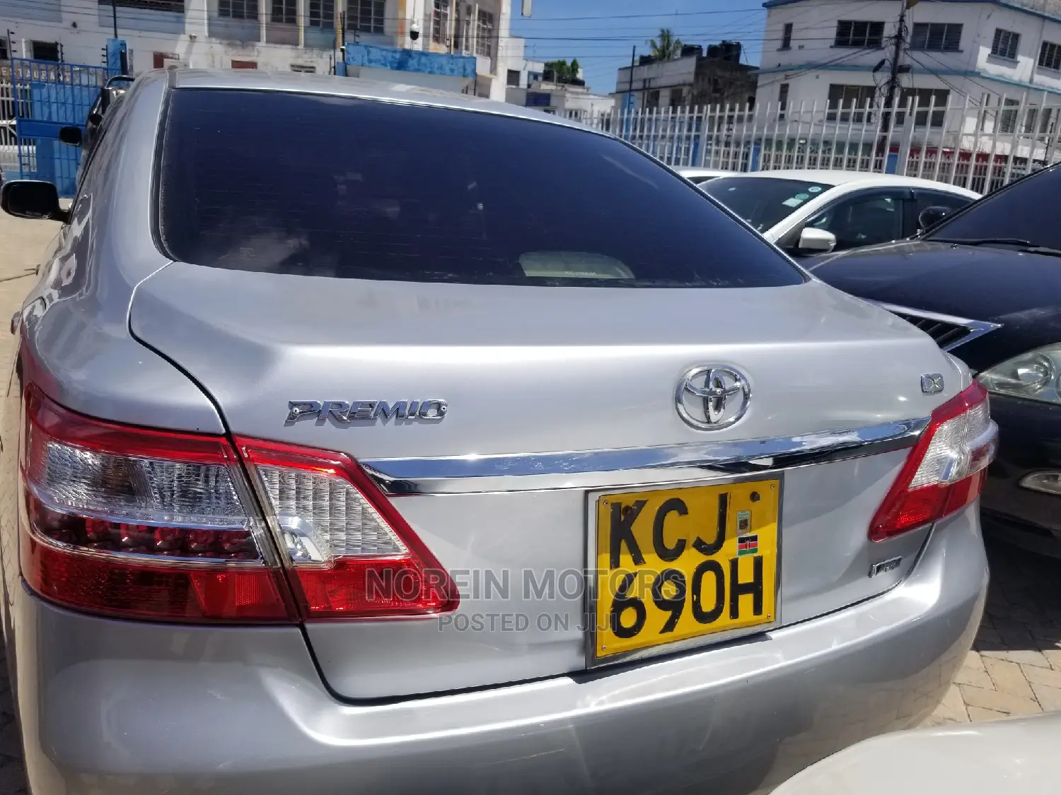 Toyota Premio 1.8 AWD 2013 Silver