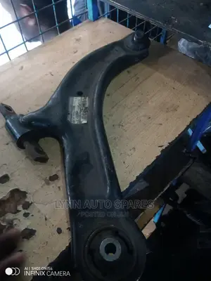 Nissan Serena Control Arm