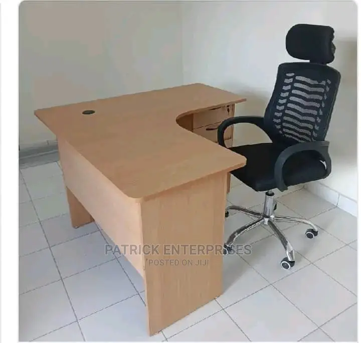 Executive 4 by 4 Fitts Office Desk Plus Headrest Chair