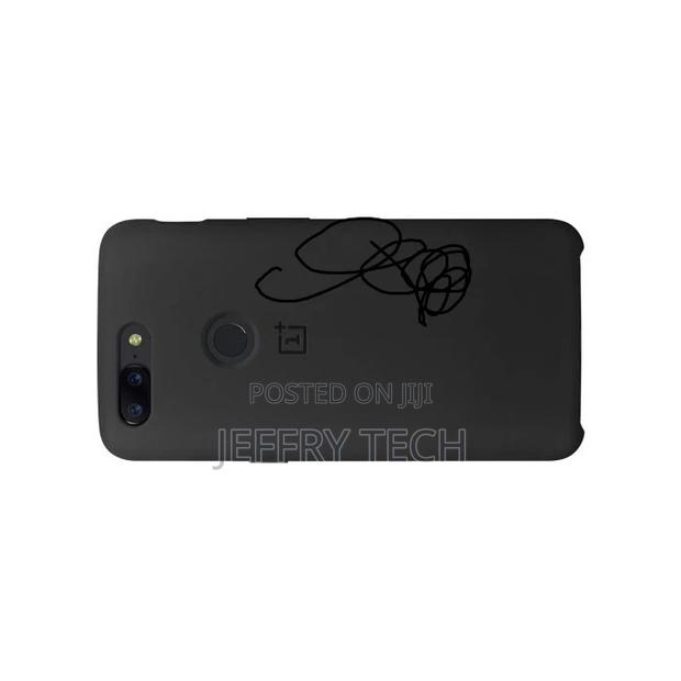 Oneplus 5T Silicone Protective Case - thumbnail 3
