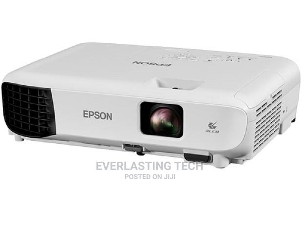 Epson EB-E01 XGA 3LCD 3300 Lumens Projector - thumbnail 2