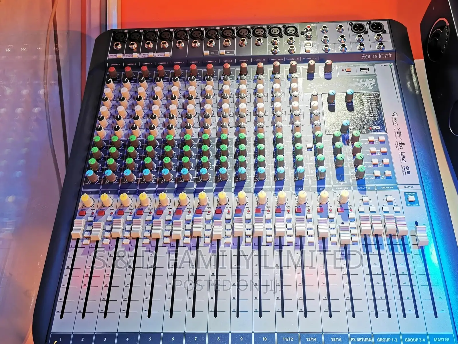 Soundcraft Signature 16 Analog 16-Channel Mixer With Onboard
