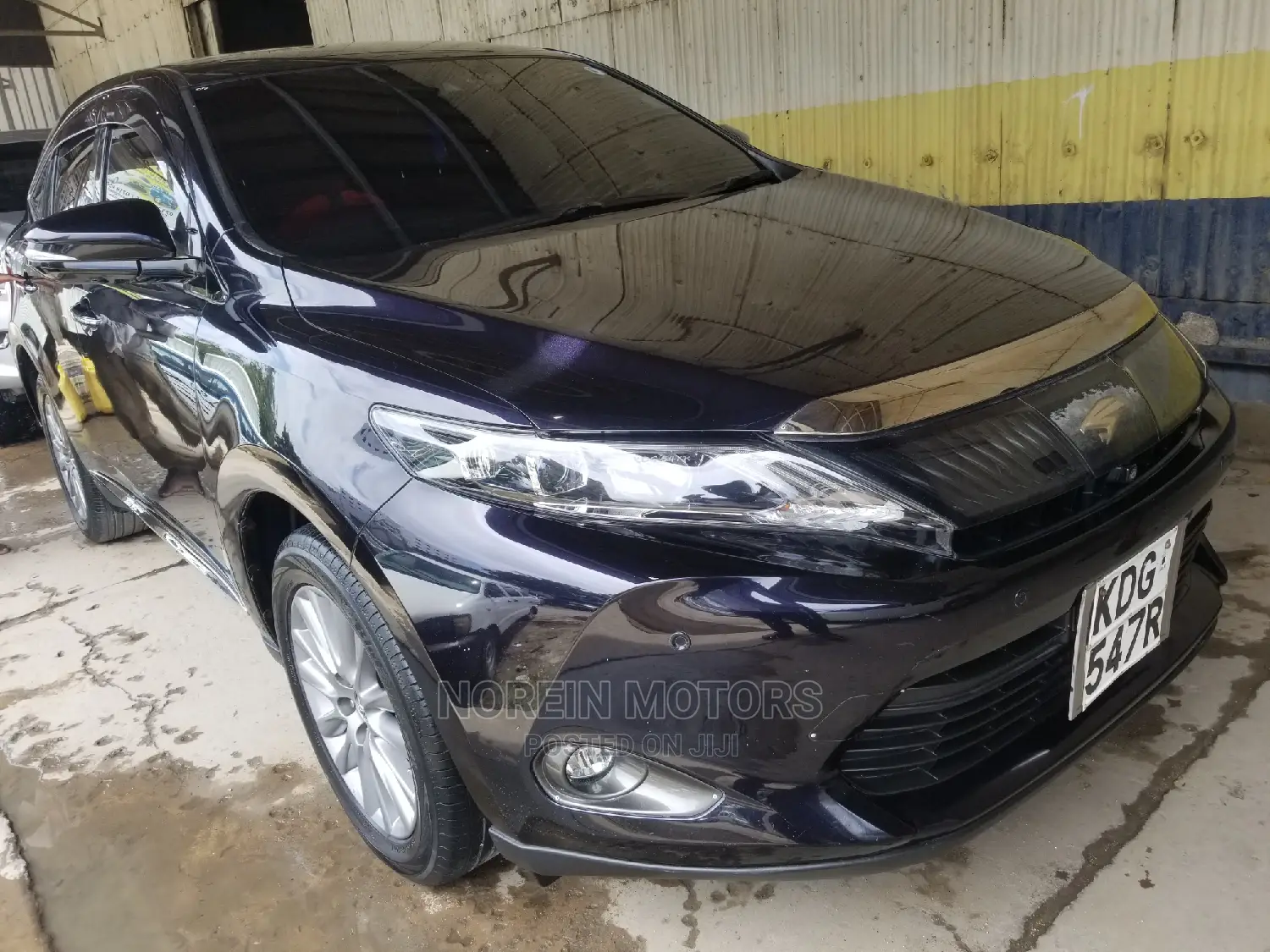 Toyota Harrier 2.0 4WD 2015 Black