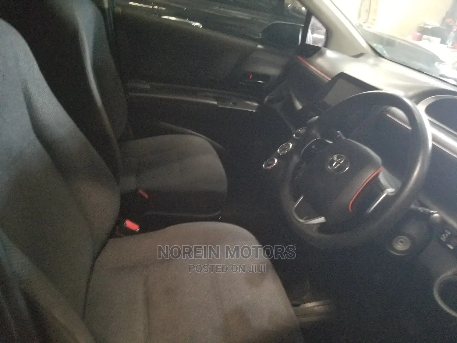 Toyota Sienta 1.5 FWD 2014 Blue