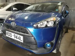 Toyota Sienta 1.5 FWD 2014 Blue