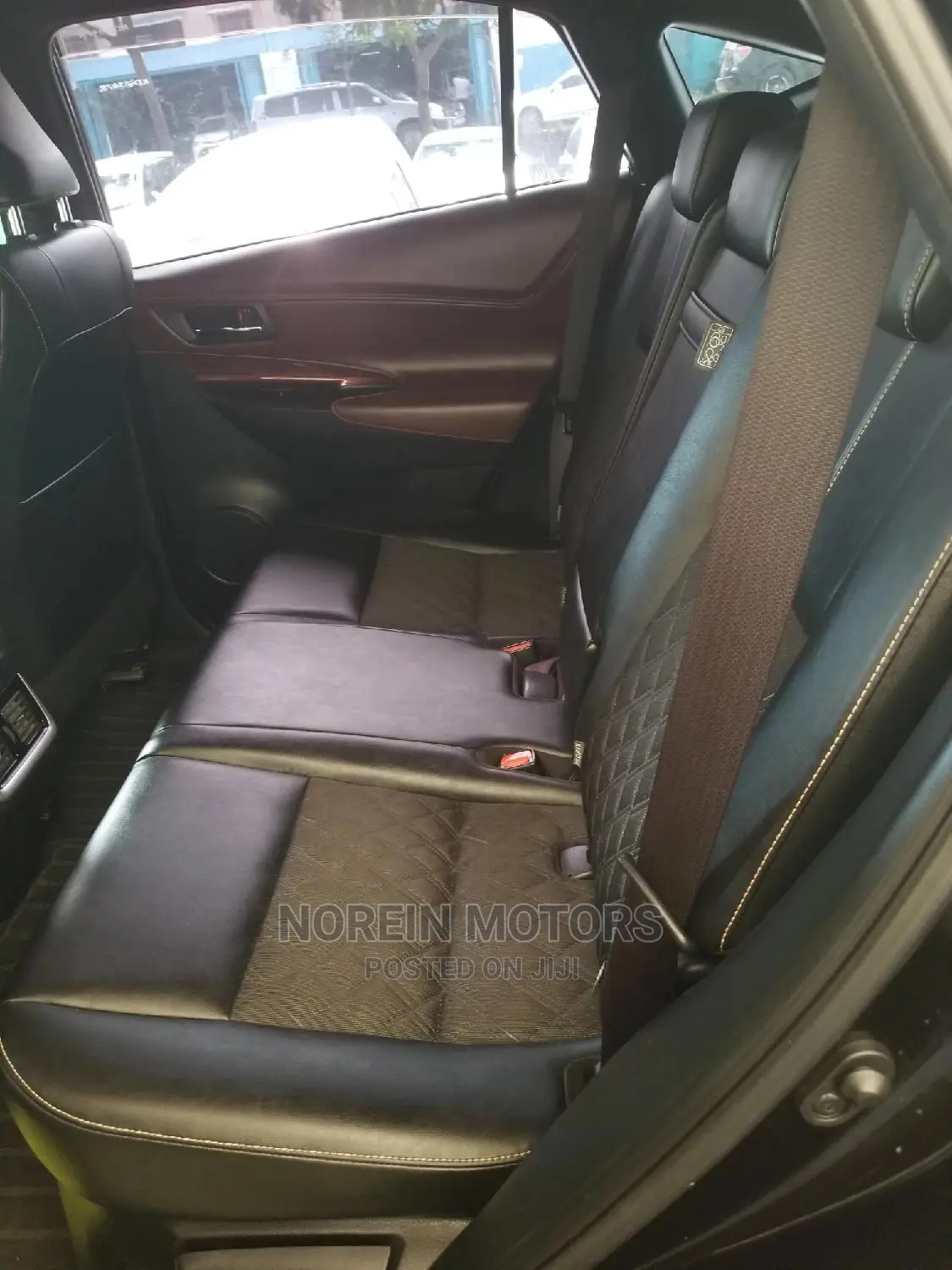 Toyota Harrier 2.0 4WD 2015 Black