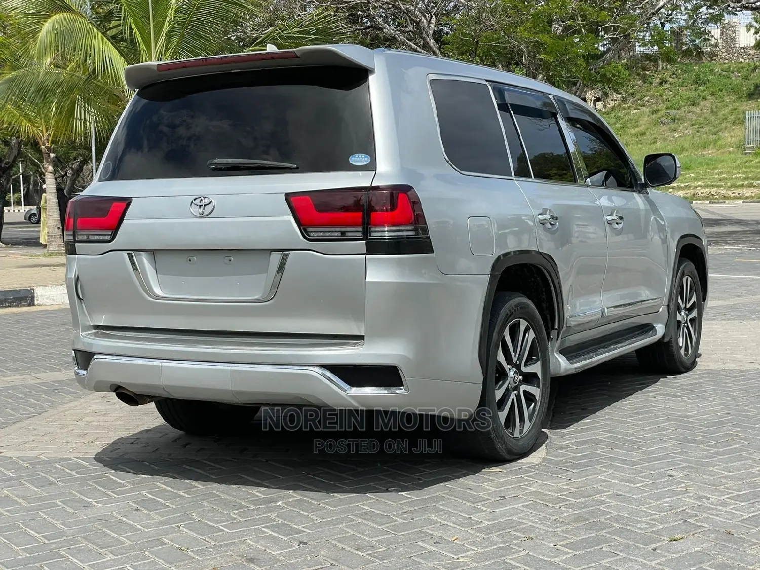 Toyota Land Cruiser 2015 Silver