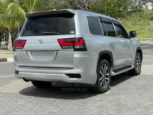 Toyota Land Cruiser 2015 Silver