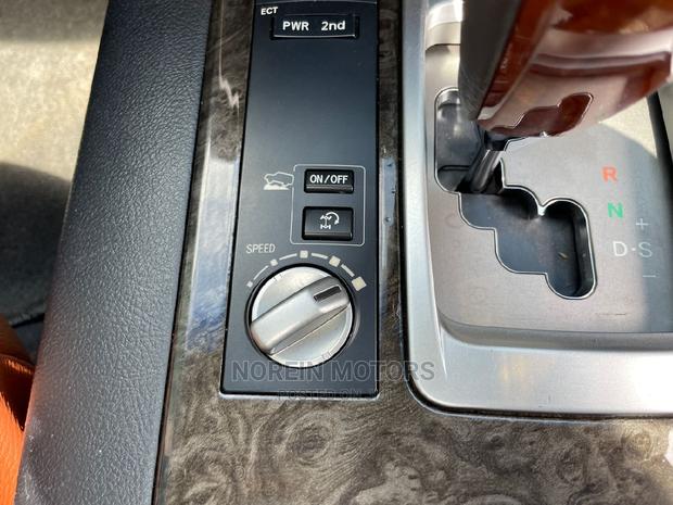 Toyota Land Cruiser 2015 Silver - thumbnail 13