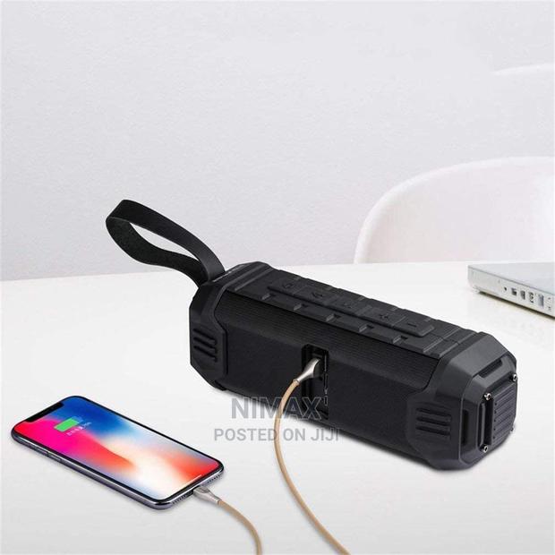 Awei Y280 Portable Waterproof Bluetooth Wireless Speaker - G - thumbnail 2