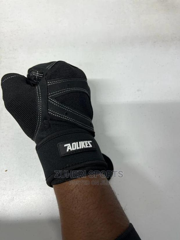 Gym Gloves Tough Heavy Duty in Bulk Quantity Wrist Support - thumbnail 2