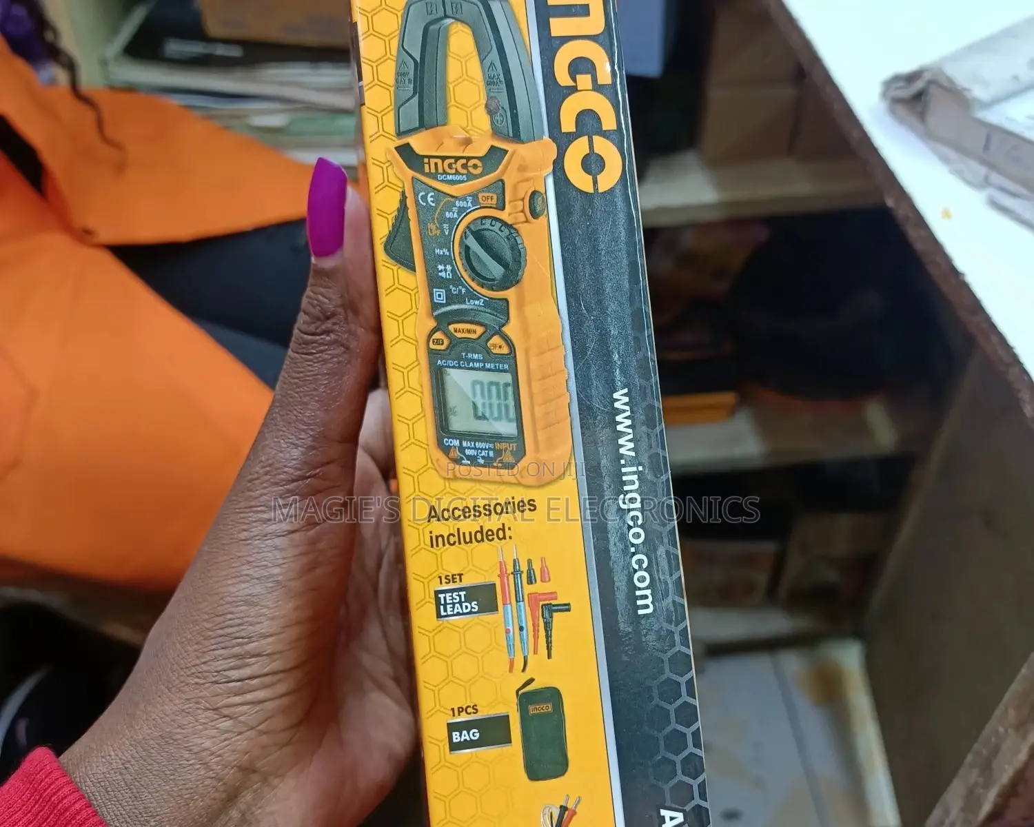 Digital Clamp Meter 600A