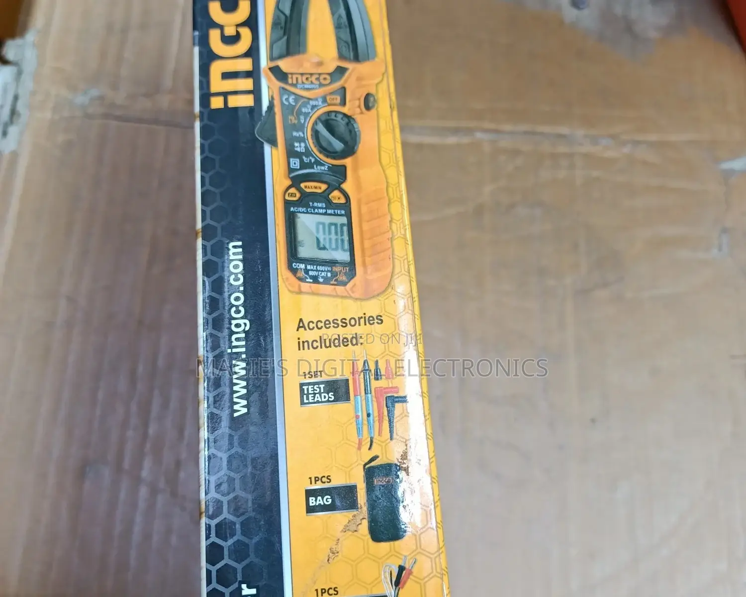 Digital Clamp Meter 600A