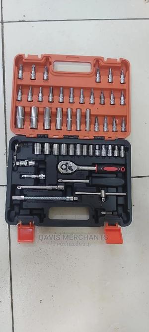 Opening Kit With Different Size Accessories - thumbnail 2