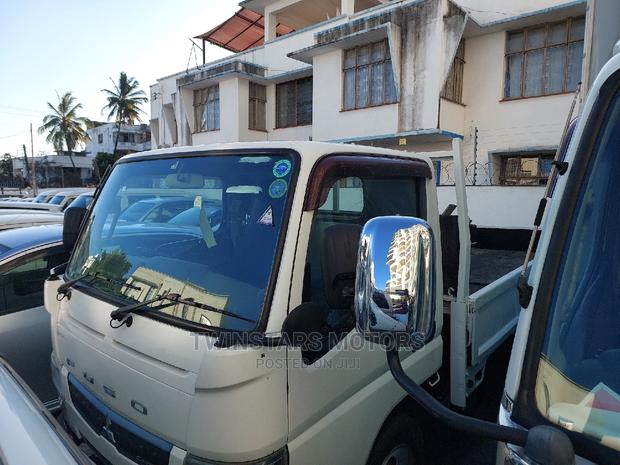 Mitsubishi Fuso Canter 2015 - thumbnail 2