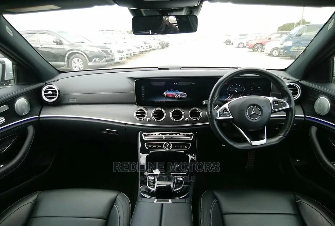 Mercedes-Benz E200 2016 Silver