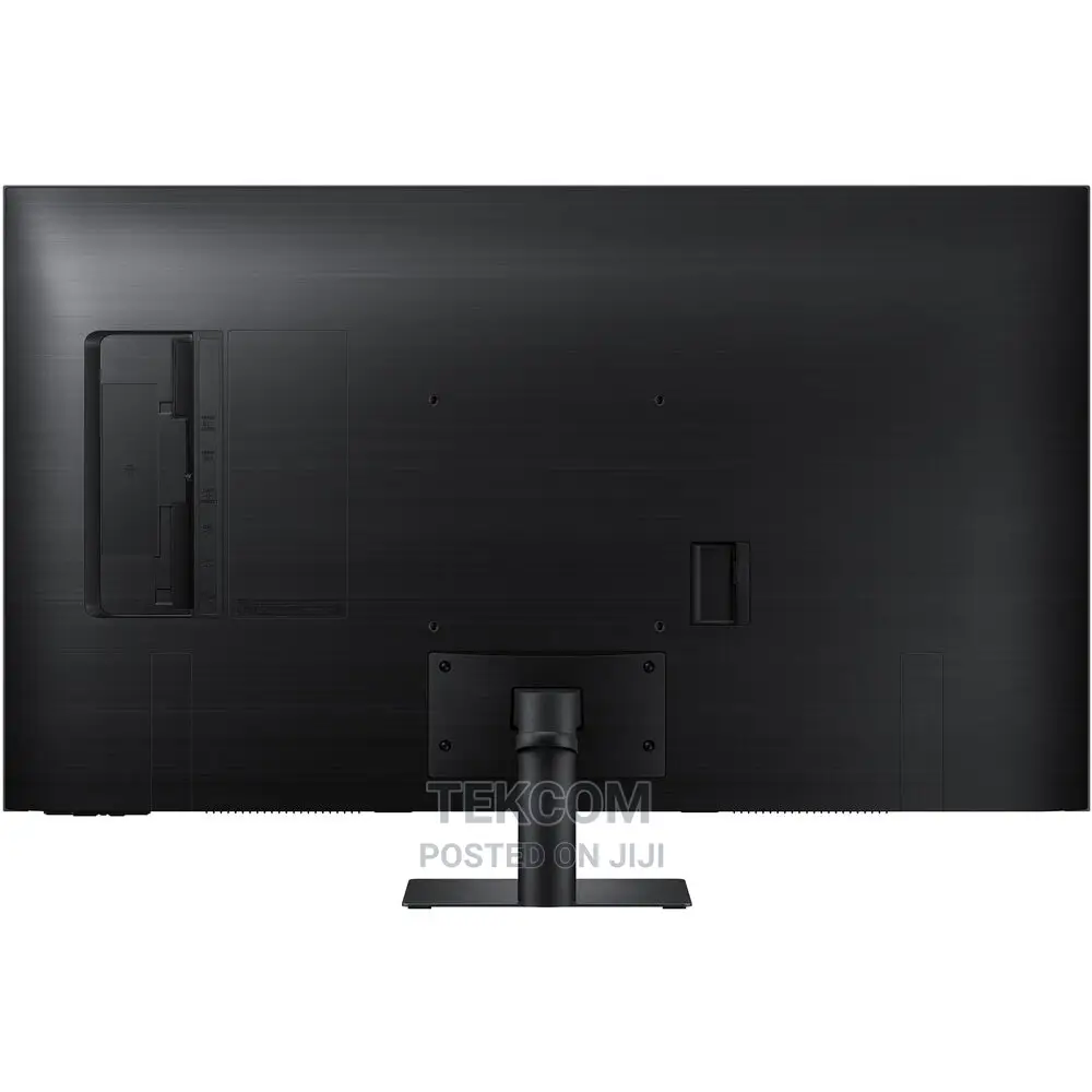Samsung 43′′ M70B UHD USB-C Smart Monitor Streaming TV