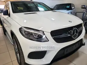 Mercedes-Benz GLE-Class 2017 Off White