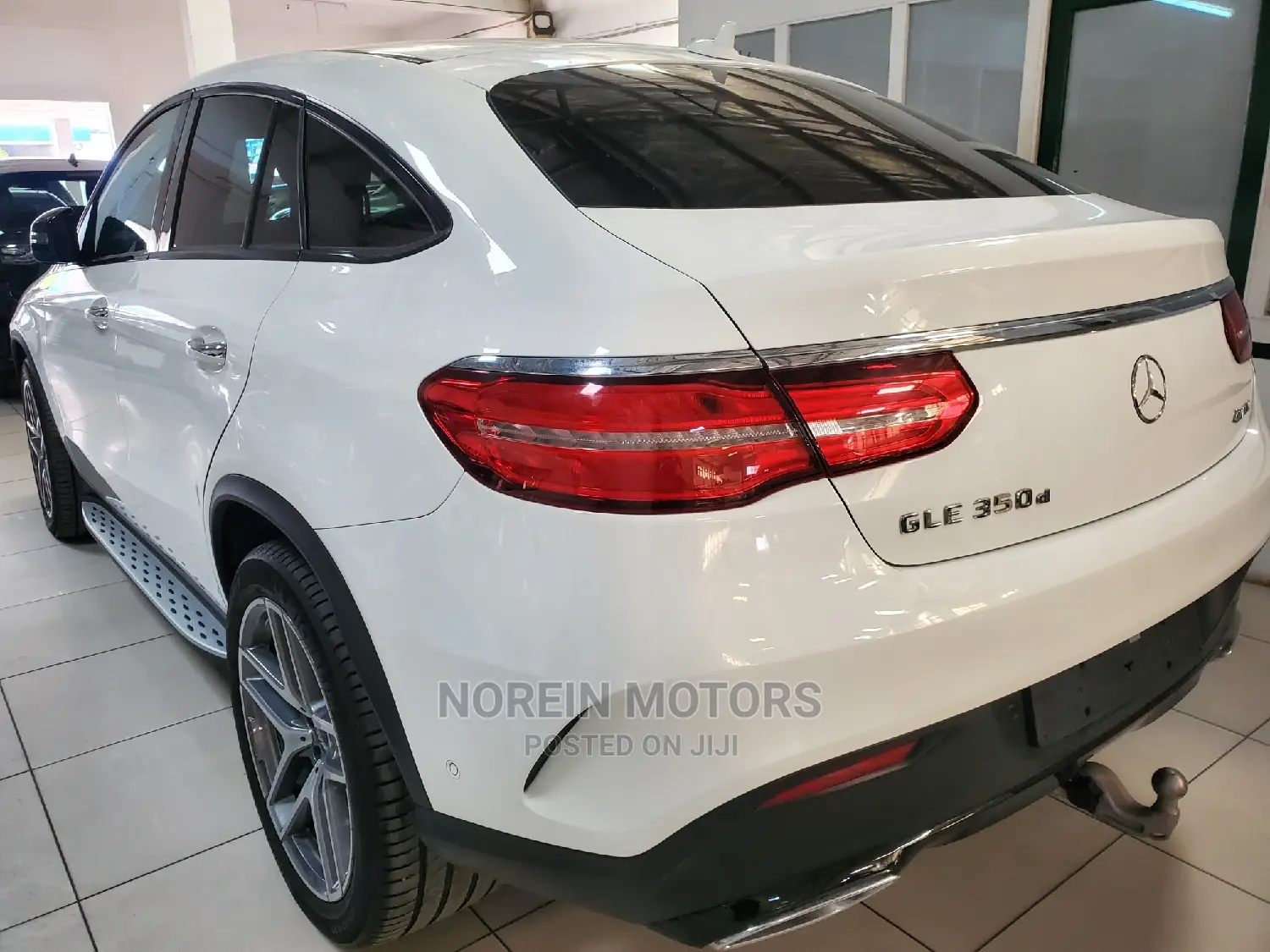 Mercedes-Benz GLE-Class 2017 Off White