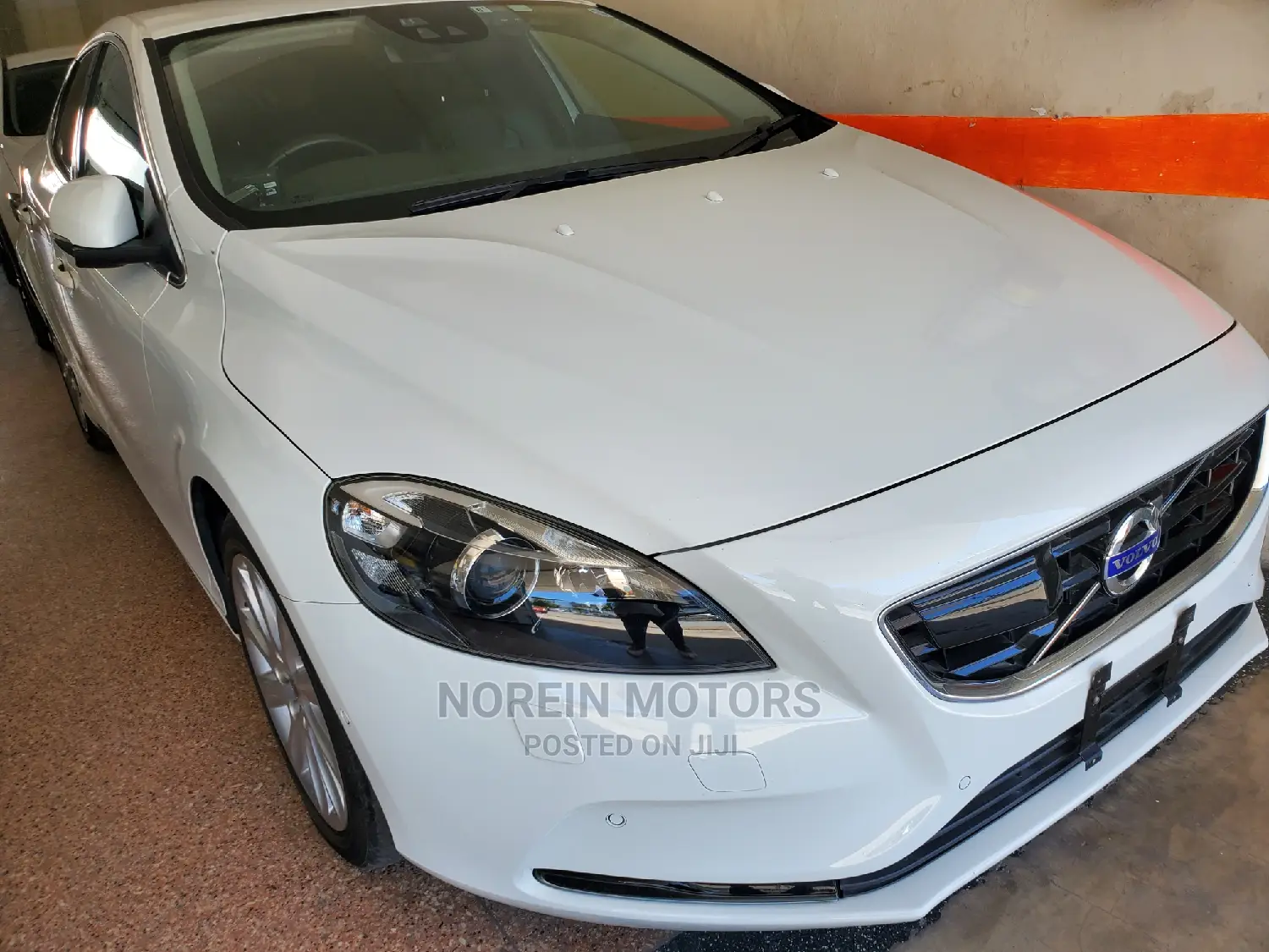 Volvo V40 2015 Off White