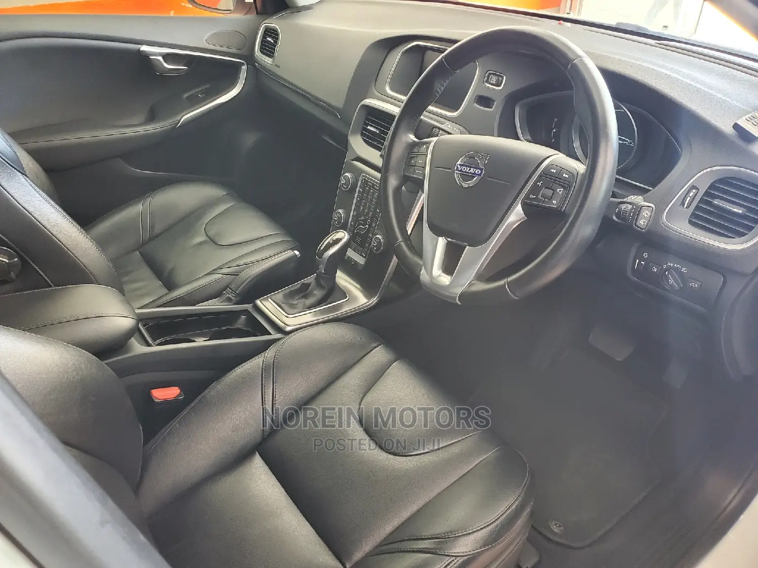 Volvo V40 2015 Off White