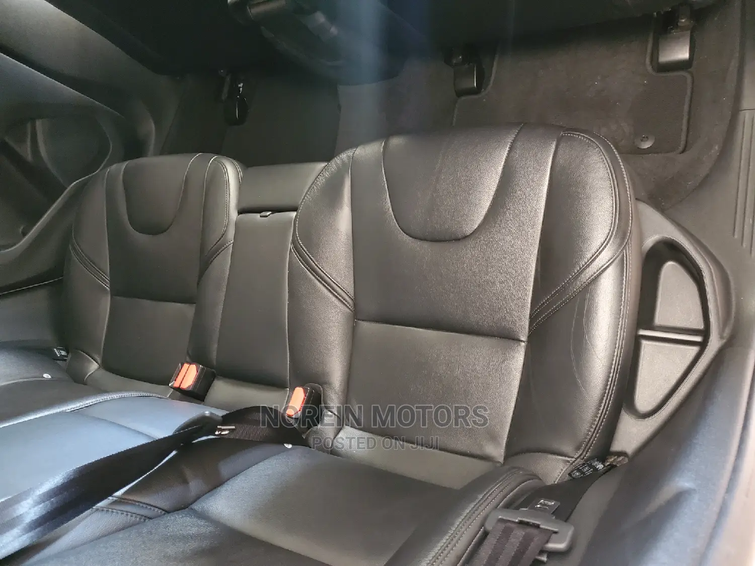 Volvo V40 2015 Off White