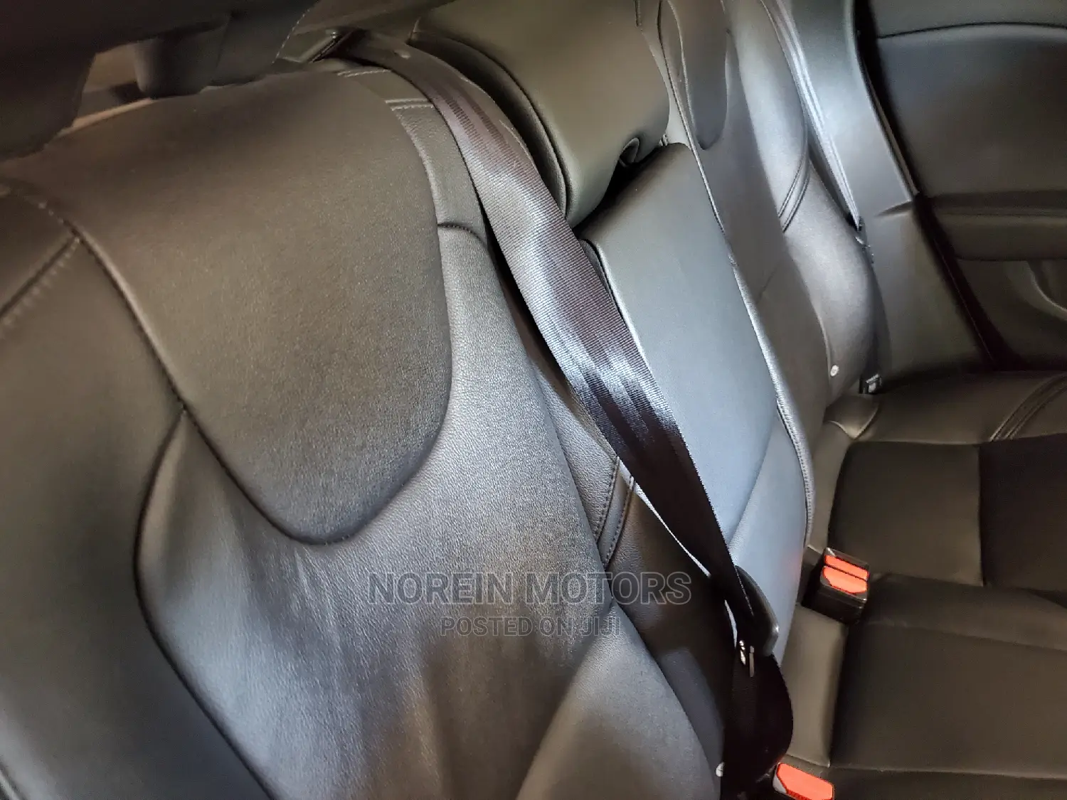 Volvo V40 2015 Off White