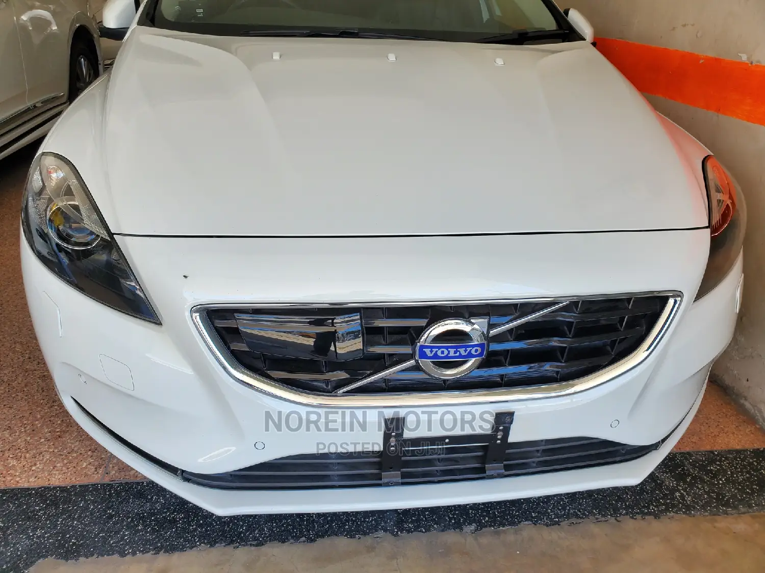 Volvo V40 2015 Off White