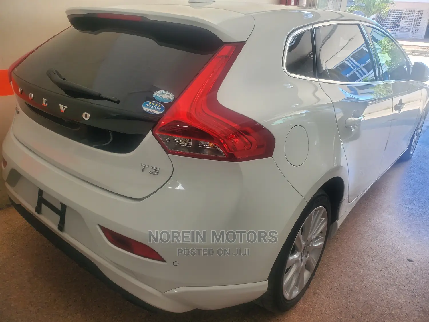 Volvo V40 2015 Off White
