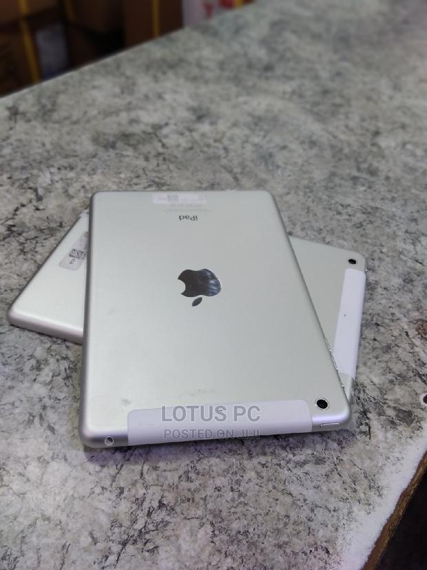 Apple iPad Mini 2 16 GB Silver - thumbnail 2