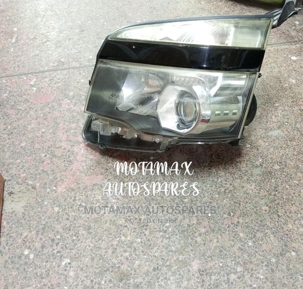 Toyota Voxy ZRR70 2012 Xenon Headlight