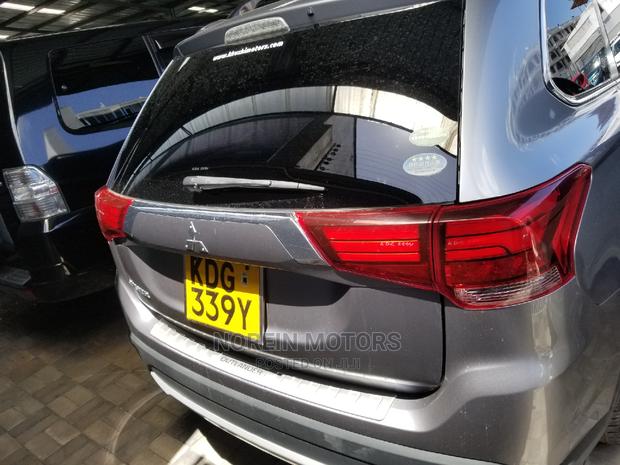 Mitsubishi Outlander 2015 Silver - thumbnail 4