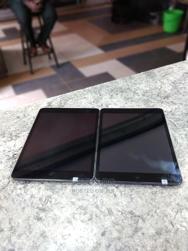 Apple iPad Mini 3 16 GB Gray - thumbnail 2