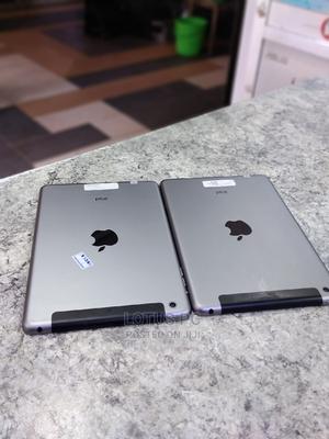 Apple iPad Mini 3 16 GB Gray - main view