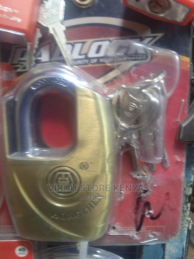 Hongzhen Heavy Duty Padlock With Protected Shackles - thumbnail 2