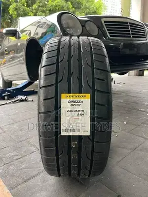 235/35 R19 Dunlop Tyres (Japan)