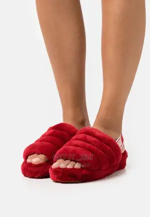 Fashionable UGG Slides