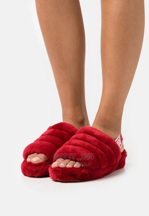 Fashionable UGG Slides - thumbnail 4