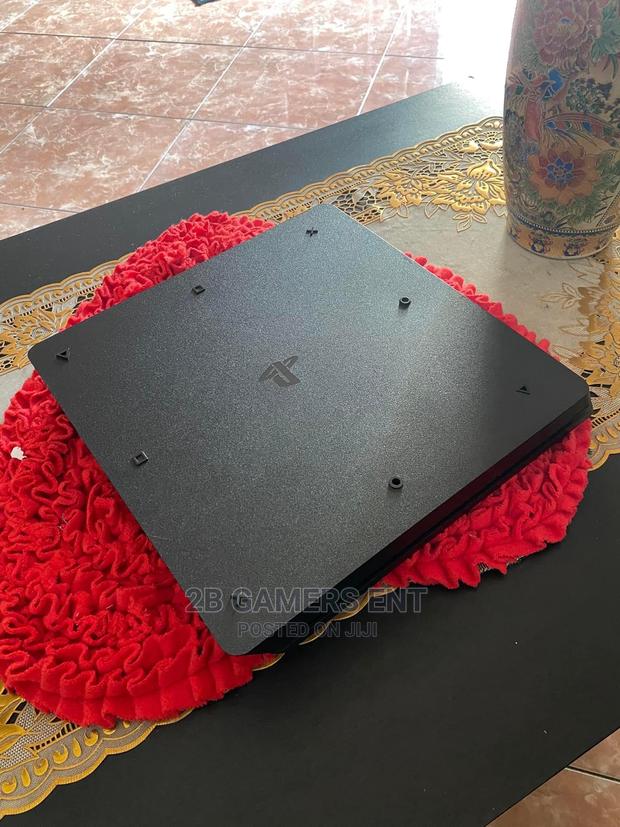 1 Tb Slim PS4 CONSOLE - thumbnail 5