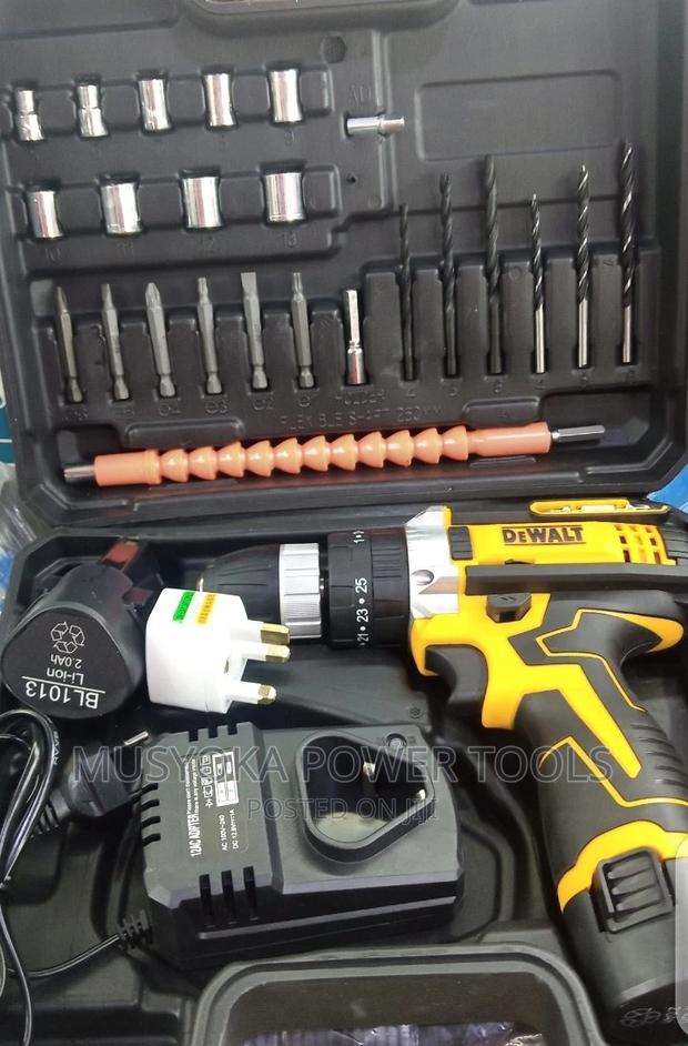 New Drill Set Dewalt 12v