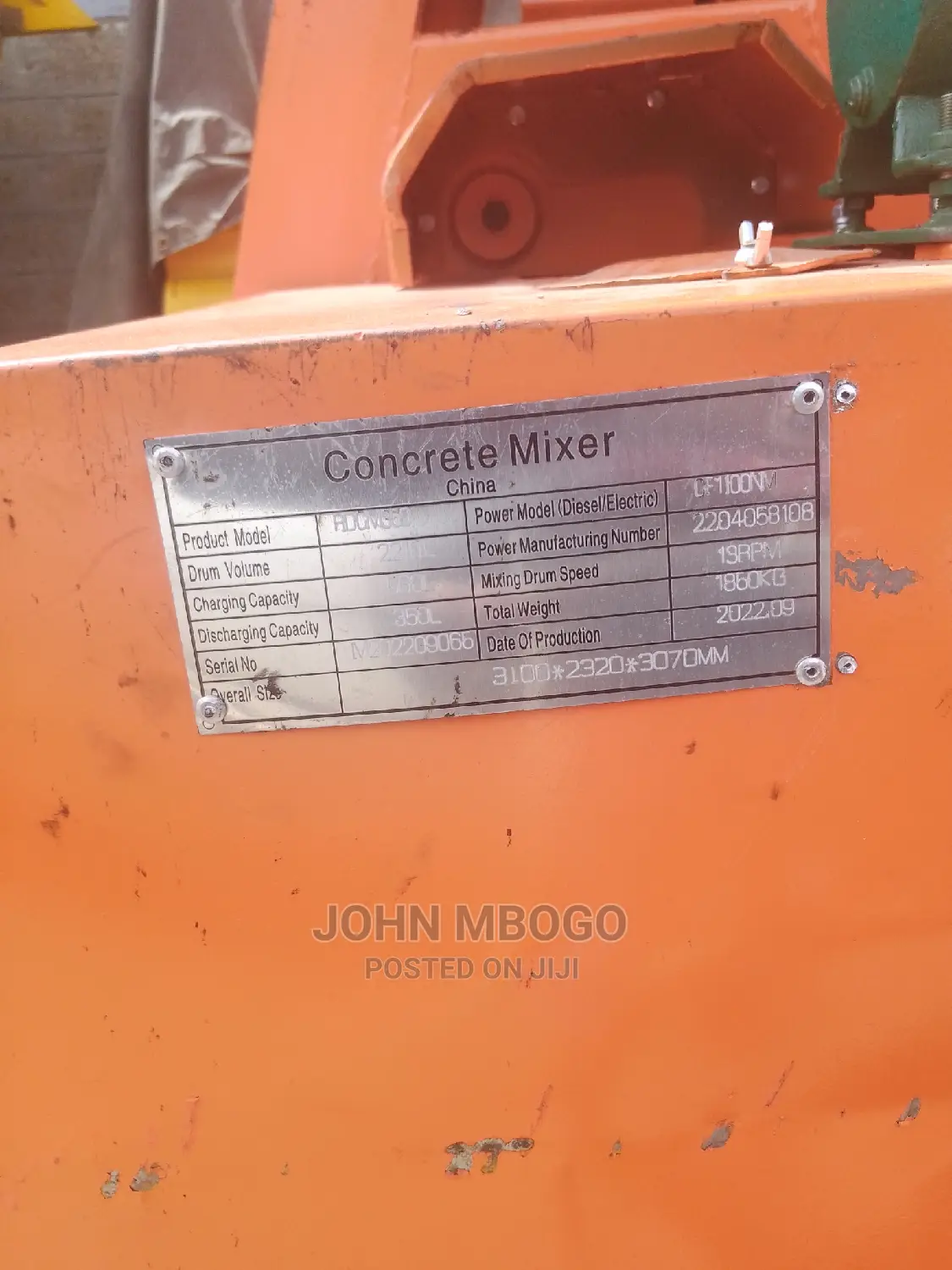 Self Loading Concrete Mixer .