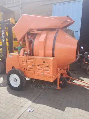 Self Loading Concrete Mixer .