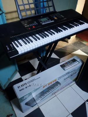 Mk 812 Professional Electronic Keyboard 61 Key - main view
