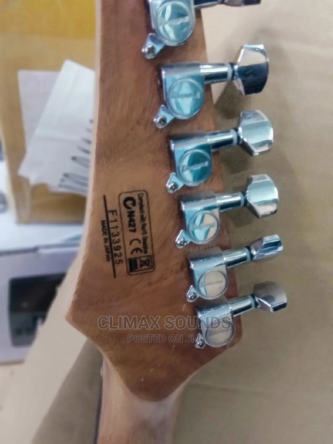 Ibanez Electric Solo Guitar O124
