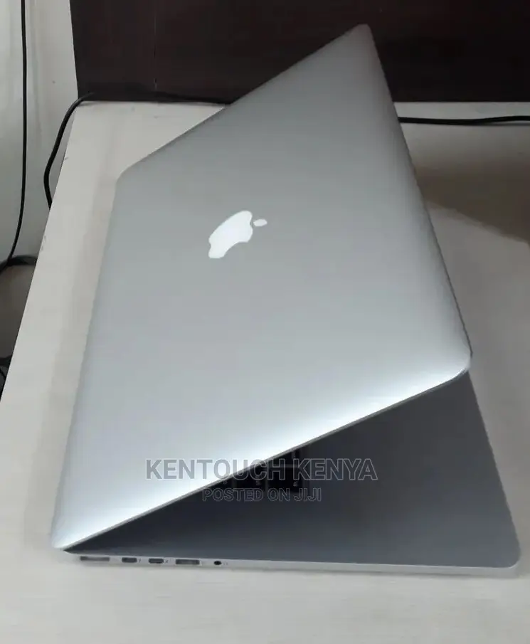 Laptop Apple MacBook Pro 2015 8GB Intel Core i5 SSD 256GB