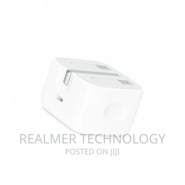 Apple 20W USB-C Power Adapter - thumbnail 2